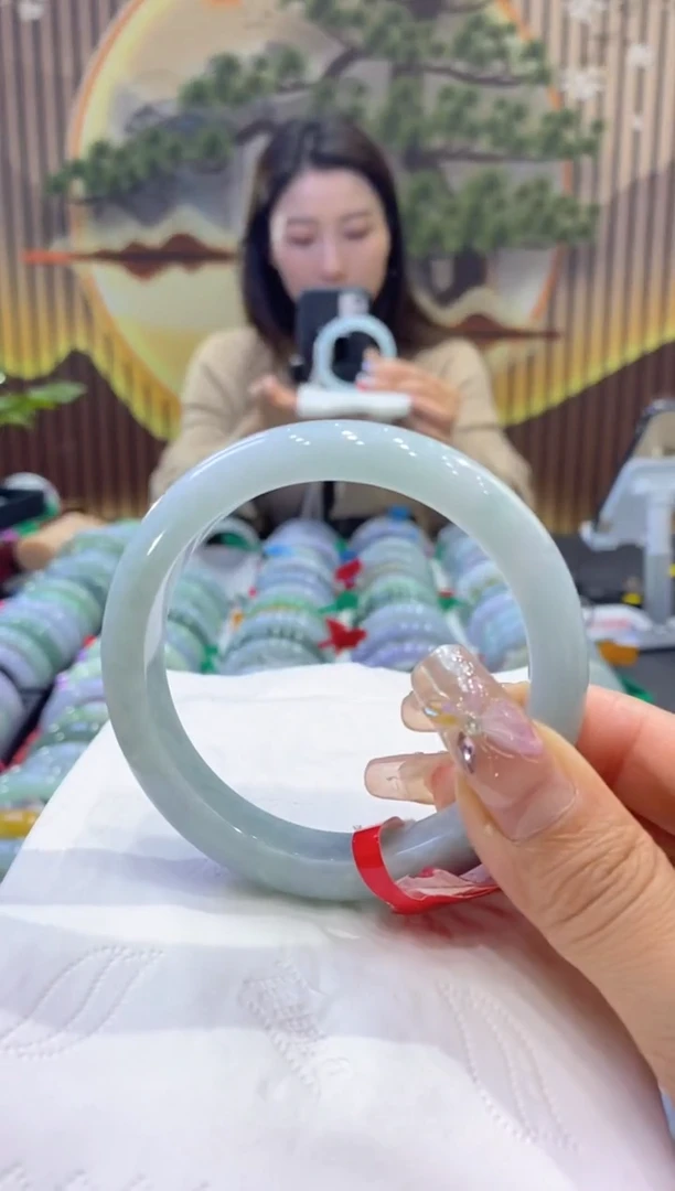 【闪购商品】翡翠手镯未镶嵌99920254