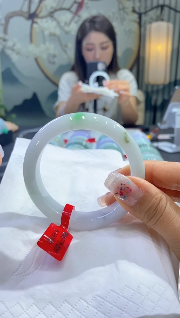 【闪购商品】翡翠手镯未镶嵌99902263