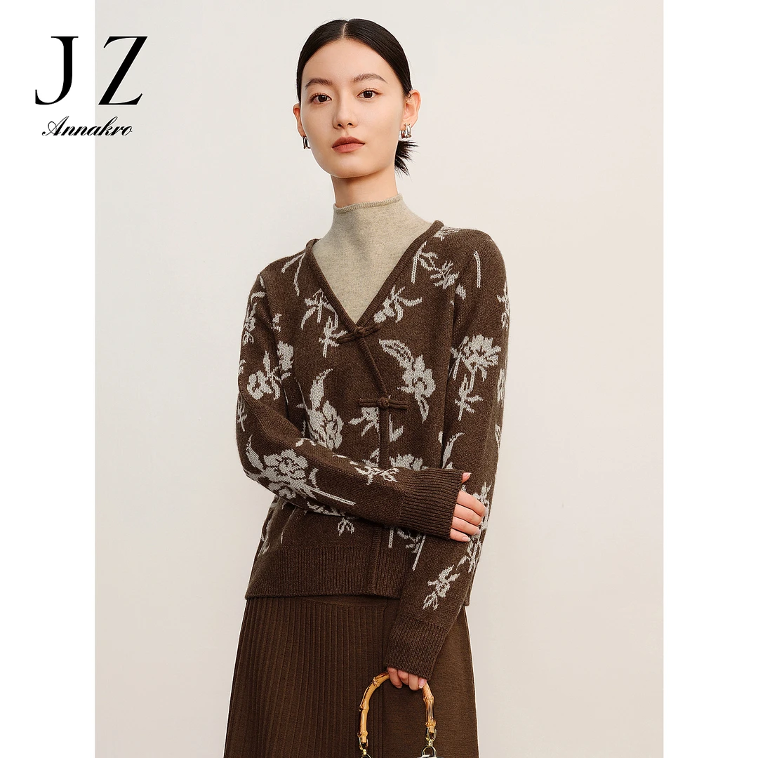 玖姿JTDD31038安娜蔻花卉半高领牦牛绒长袖套头毛衫冬