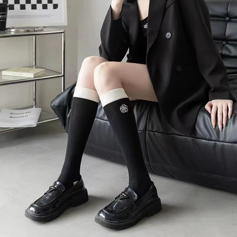 黑白刺绣花袜女中筒袜春秋时尚山茶花小腿袜透气吸汗百搭优雅女款