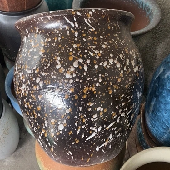 紫砂花盆口27高31,黑,瑕疵