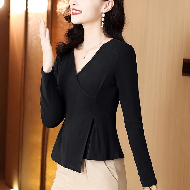 修身别致v领长袖T恤女2024春季新款气质显瘦不规则设计感短款上衣