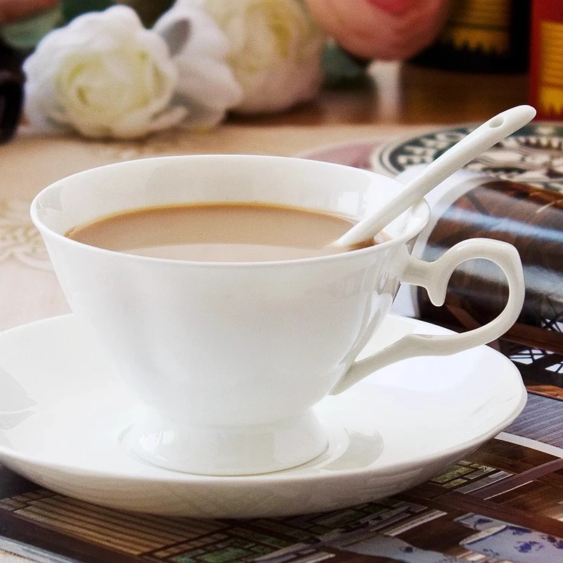 咖啡杯高档简约纯白色家用欧式咖啡杯碟创意勺套装燕麦杯带勺子