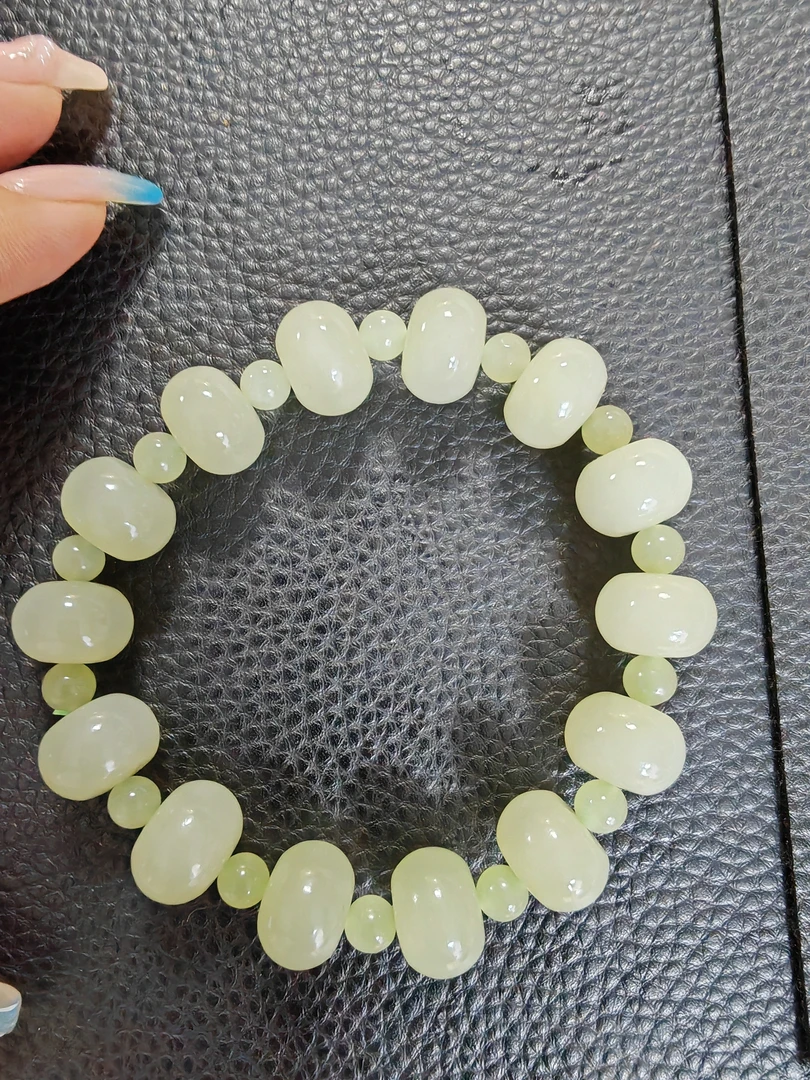 和田玉冰底晴水算盘珠