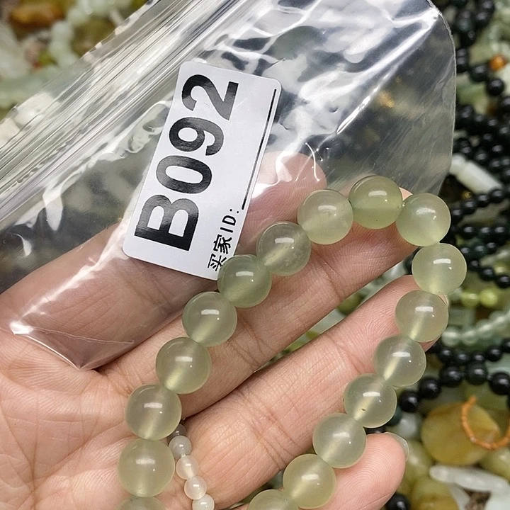 蛇纹石玉颈饰未镶嵌?****?92