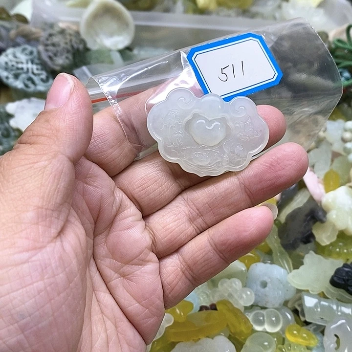 绿泥石云母质玉（岫岩玉）颈饰未镶嵌511