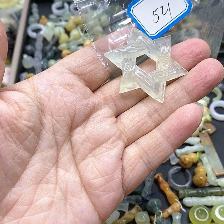 绿泥石云母质玉（岫岩玉）颈饰未镶嵌521