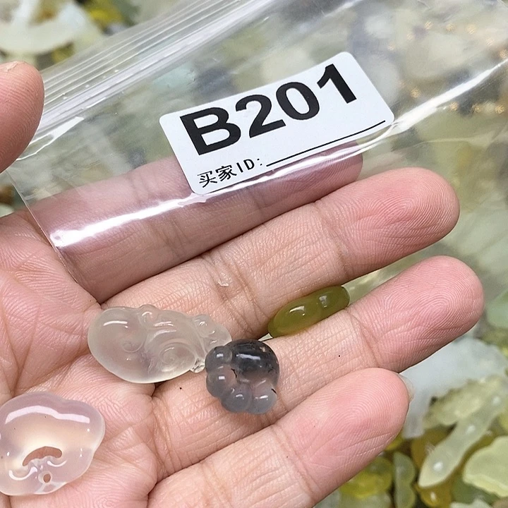 蛇纹石玉颈饰未镶嵌c****晶201