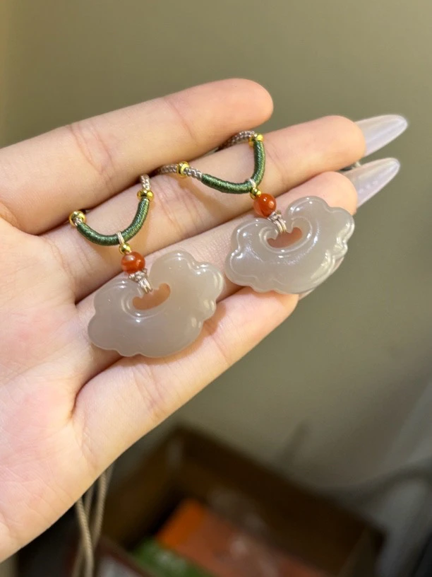 2046 和田玉藕粉如意锁多样性发其一 规格约：27·17·4