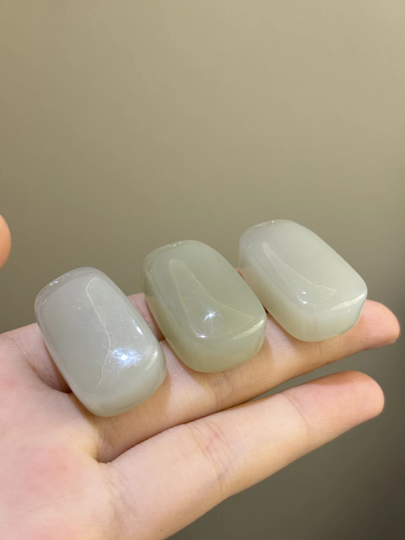 2230和田玉无事牌吊坠 多样性发其一 规格约：17·30·11