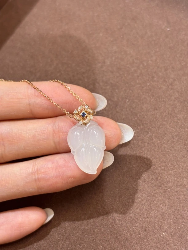 9904和田玉羊脂白玉叶子吊坠18K金