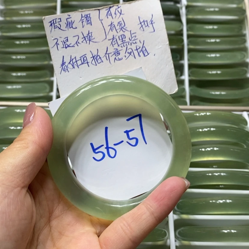 【闪购商品】蛇纹石玉手镯未镶嵌F49