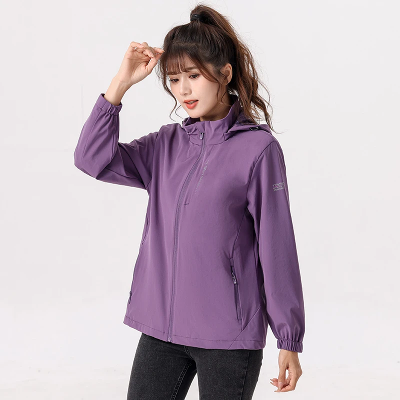 外套女户外连帽秋冬秋季休闲跑步冲锋衣上衣弹力防风透气防水风衣
