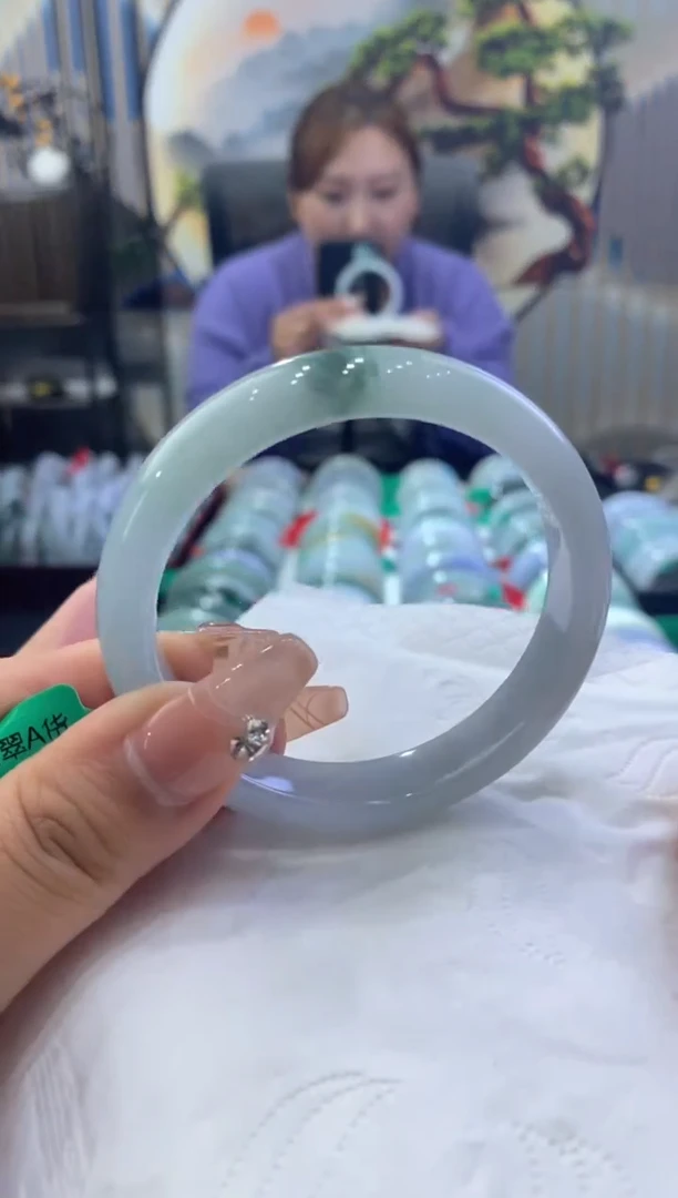 【闪购商品】翡翠手镯未镶嵌00009008