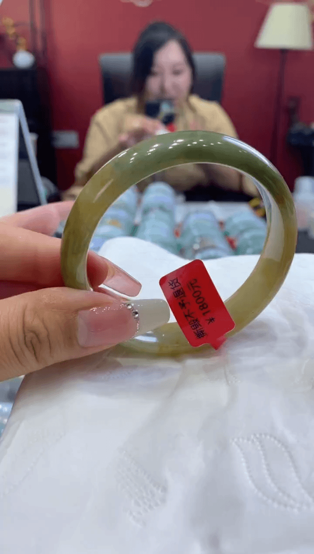 【闪购商品】翡翠手镯未镶嵌00013357