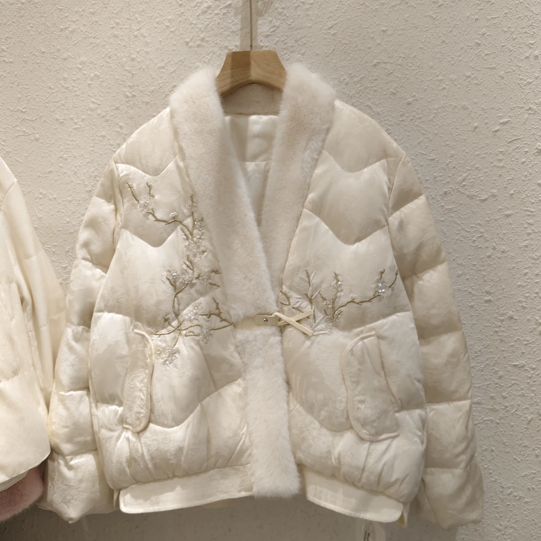 冬季新款复古新中式重工刺绣盘扣高级感国风提花羽绒服白鸭绒外套