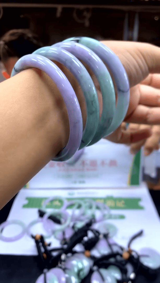 【闪购商品】定制翡翠未镶嵌全手镯#66元不退换 多样性发货1个