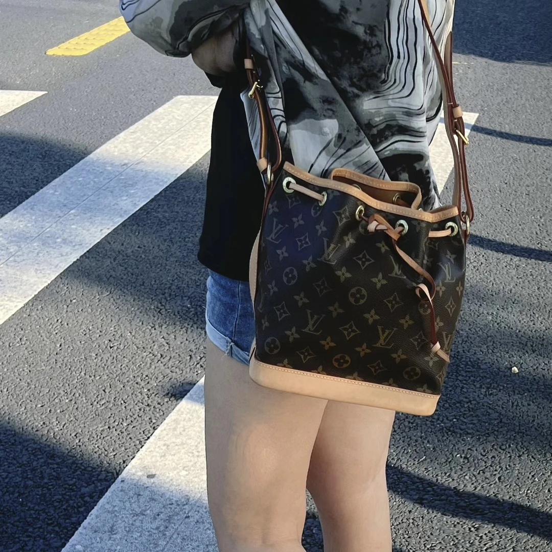 95新 LouisVuitton/路易威登 LV抽绳水桶单肩包苏州包展定金