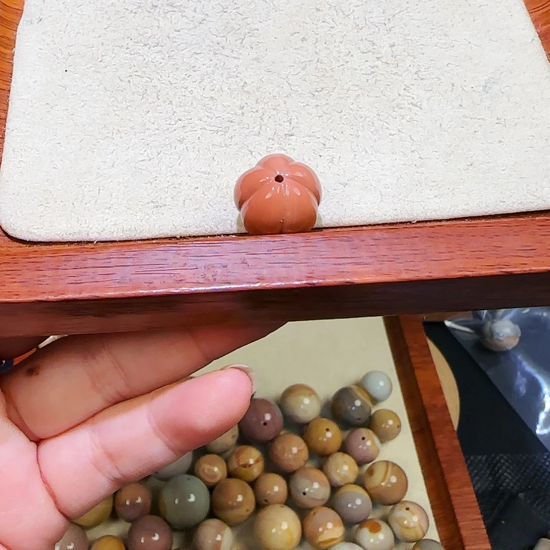 玛瑙/玉髓颈饰未镶嵌飘****?
