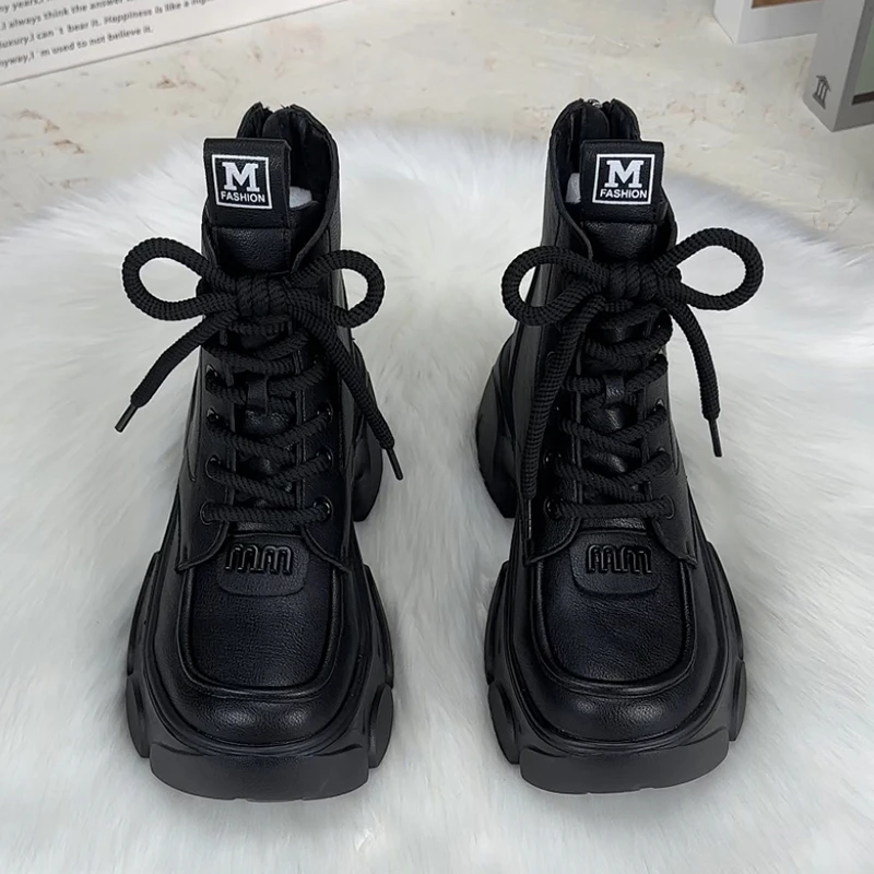 2024年秋季新款马丁靴女士英伦风厚底单靴时尚百搭网红爆款短靴女