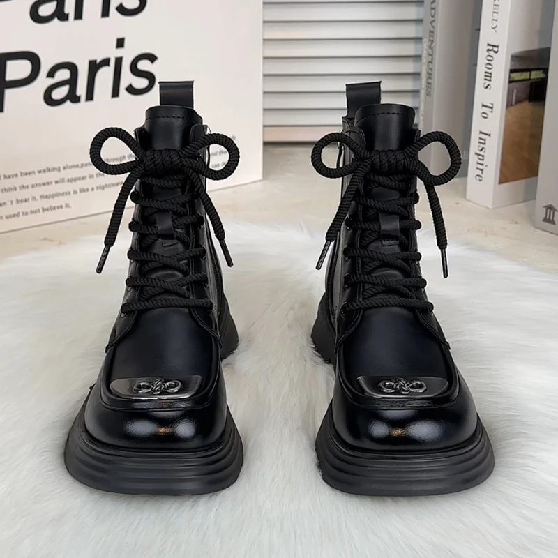 2024年秋季新款马丁靴女士英伦风厚底单靴时尚百搭网红爆款短靴女