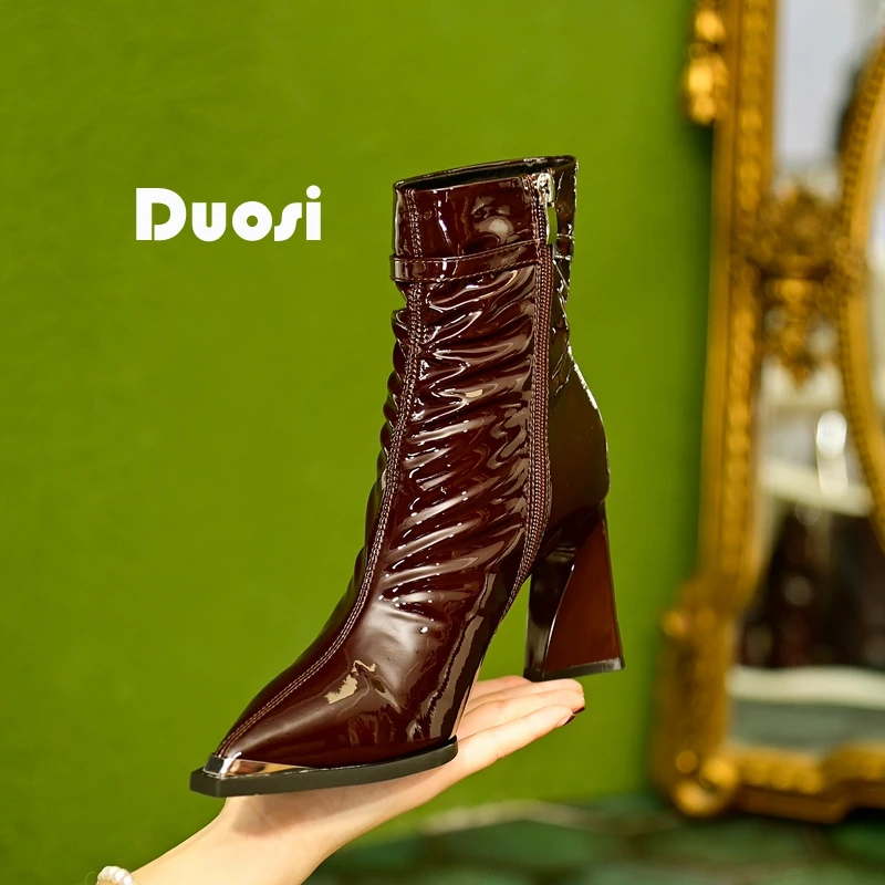 【DUOSI】7.5cm时尚堆堆靴女小短靴尖头高跟时装靴百搭瘦瘦靴818-9