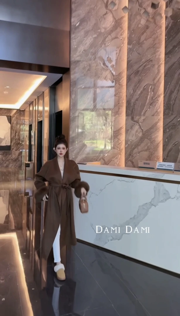 Dami 咖色中长款加厚大衣外套女