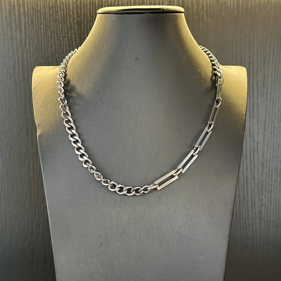 钛钢项链 2023设计师新款项链通用百搭简约气质银色个性时尚坠链