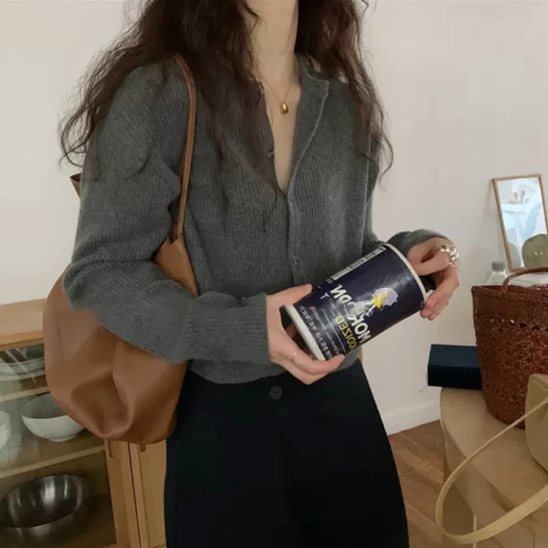 法式气质针织开衫女早春2025新款宽松外穿薄款港味显瘦短款上衣