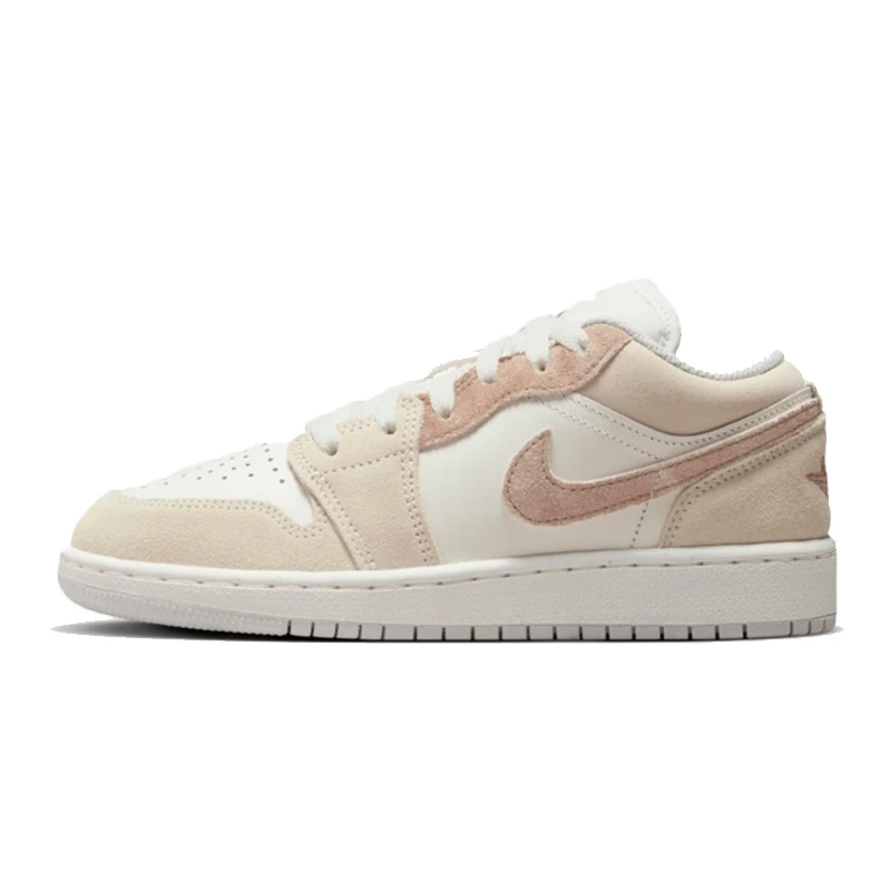 NIKE耐克男大童AIR JORDAN 1 LOW SE (GS)运动篮球鞋HF1863-200