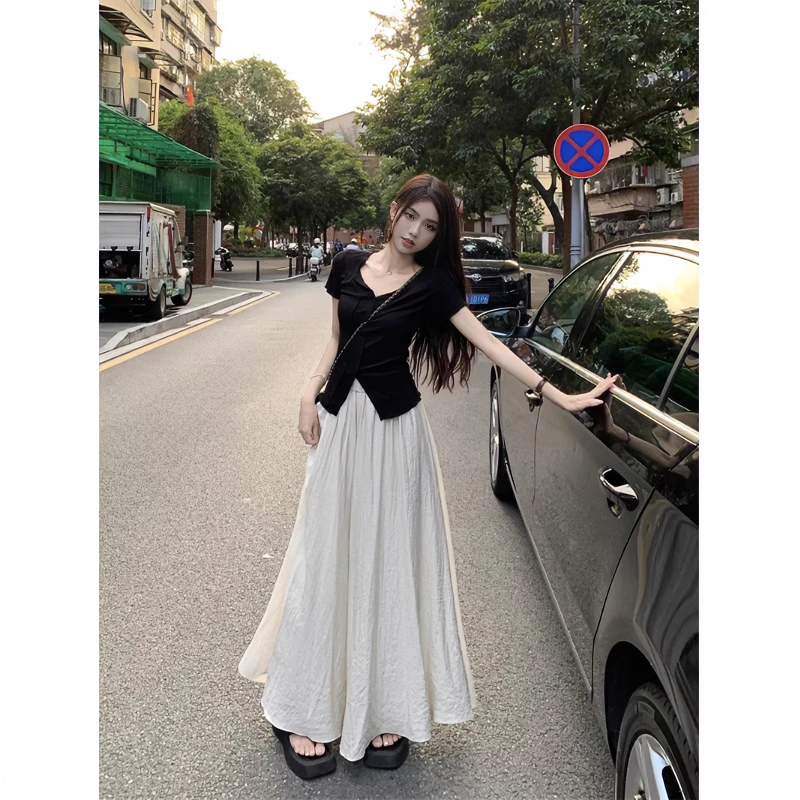 T恤女士夏季新款黑色V领正肩短款显瘦设计感下摆开叉气质短袖上衣