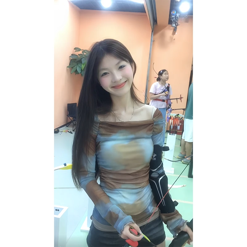 时尚穿搭女士2024复古露肩别致扎染设计感长袖上衣高腰休闲短裤