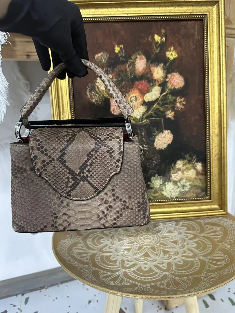 （ONE）轻奢高档稀有皮女士包包-V字蛇皮04