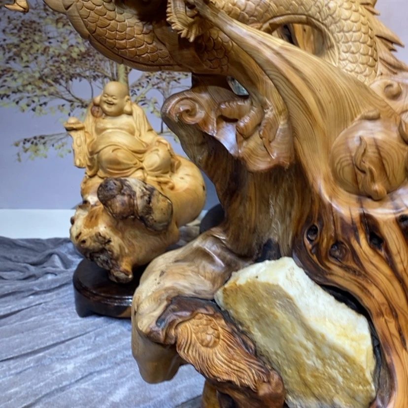 【闪购商品】崖柏根雕闻****心