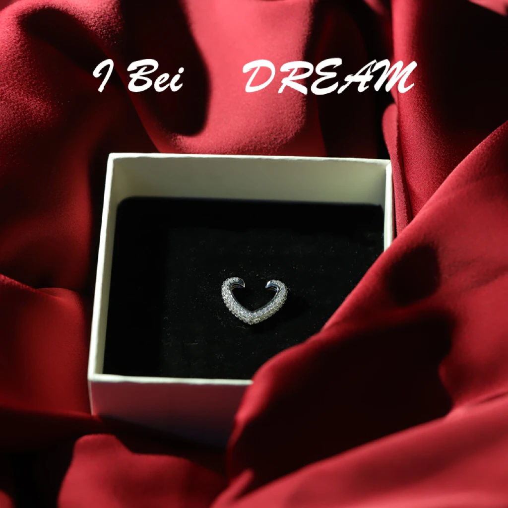 铜合金耳饰 Bei-超闪锆石女 小众设计感高级小巧耳饰爱心无耳洞