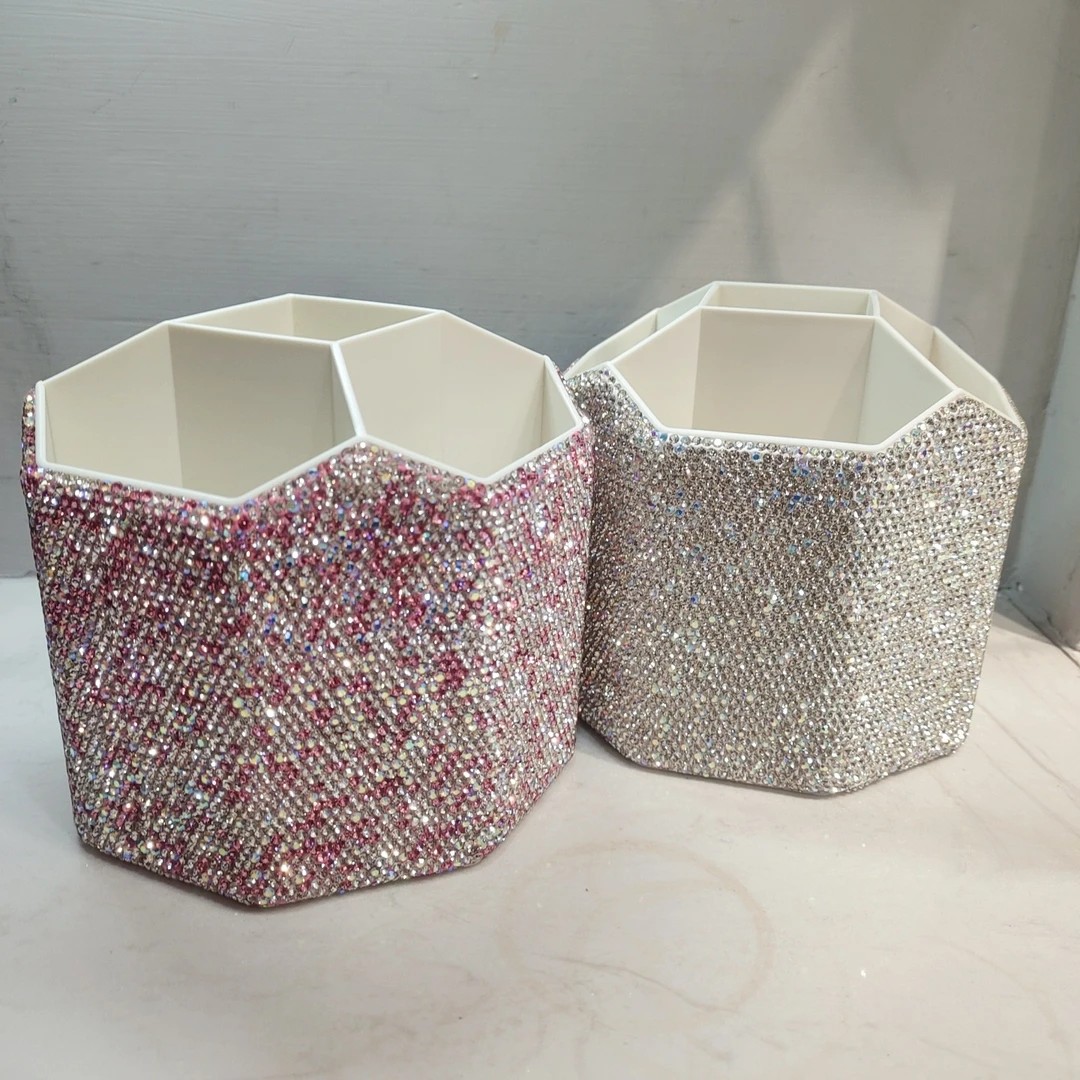 轻奢镶钻化妆刷收纳桶大容量多格口红眉笔收纳盒家居办公桌面物架