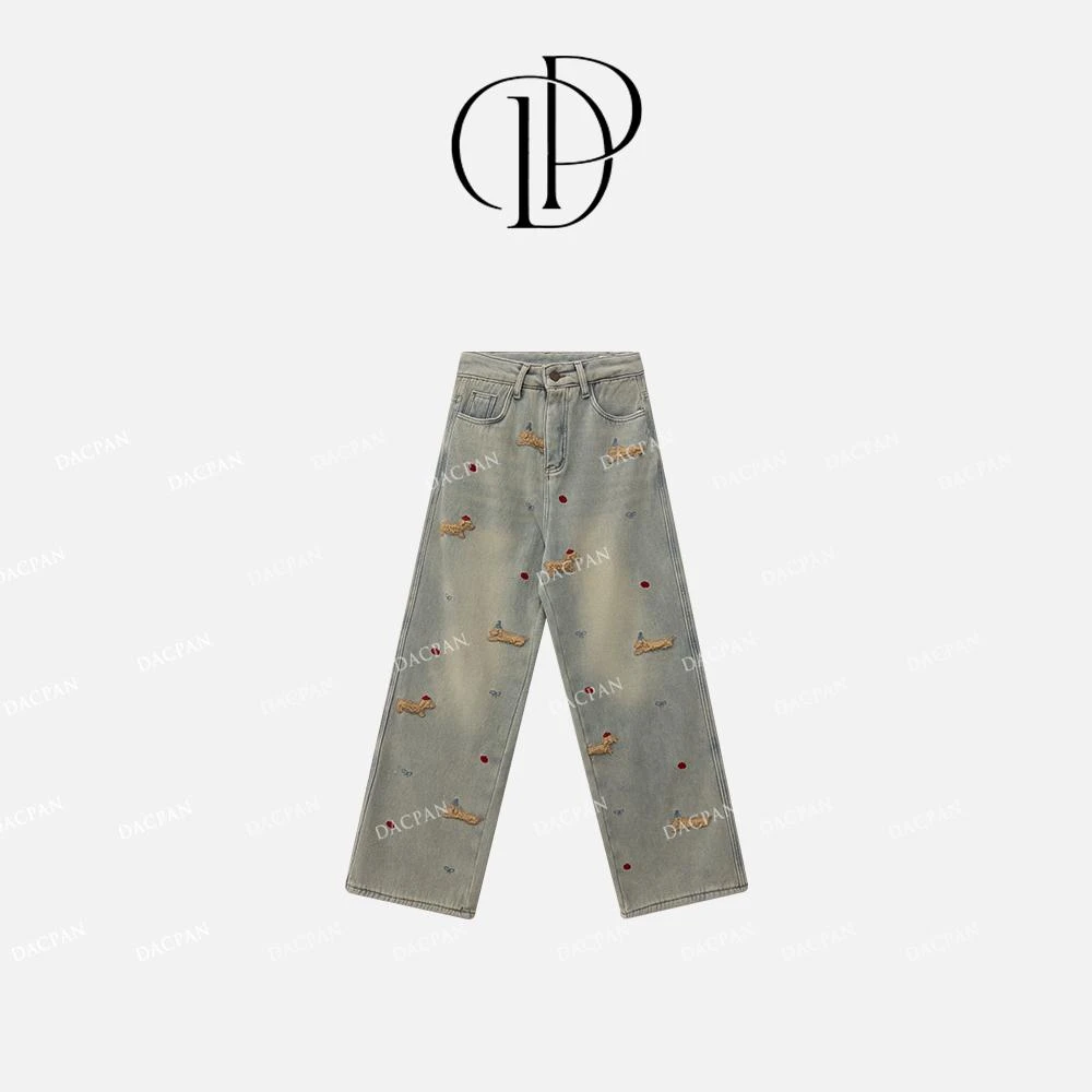 DACPAN- “画家小狗”加绒卡通小狗刺绣直筒牛仔裤2024/盼•PP 0100