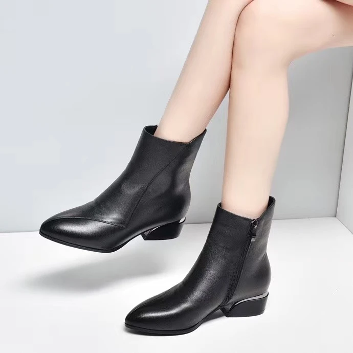 真皮短靴女单靴加绒保暖牛皮加绒马丁靴秋冬季雪地靴女士妈妈靴子