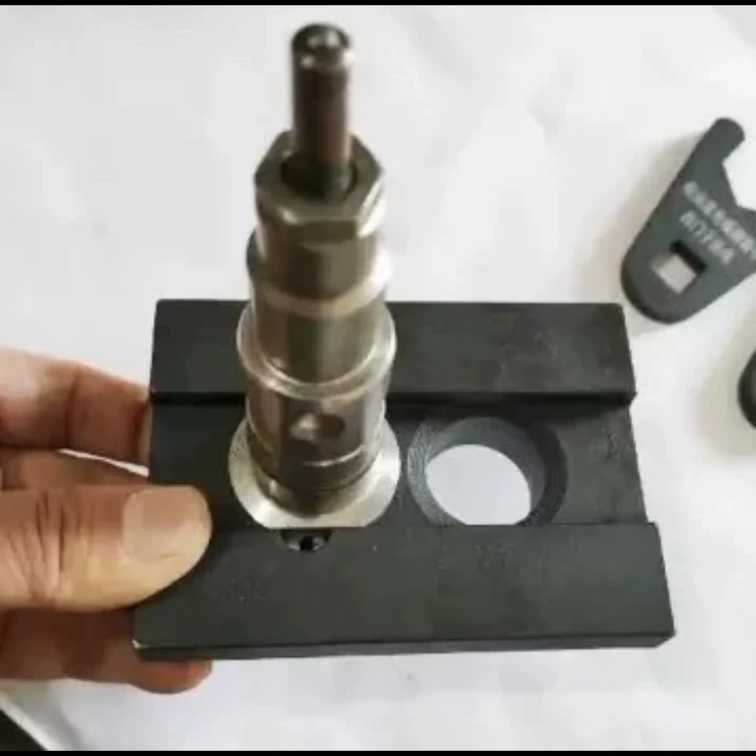 适用康明斯喷油器博士一代康明斯夹持器拆装分解工具