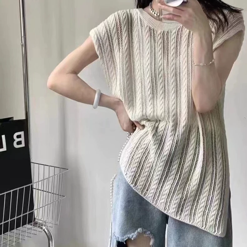 时尚气质休闲百搭夏季小众镂空宽松无袖圆领套头针织背心女
