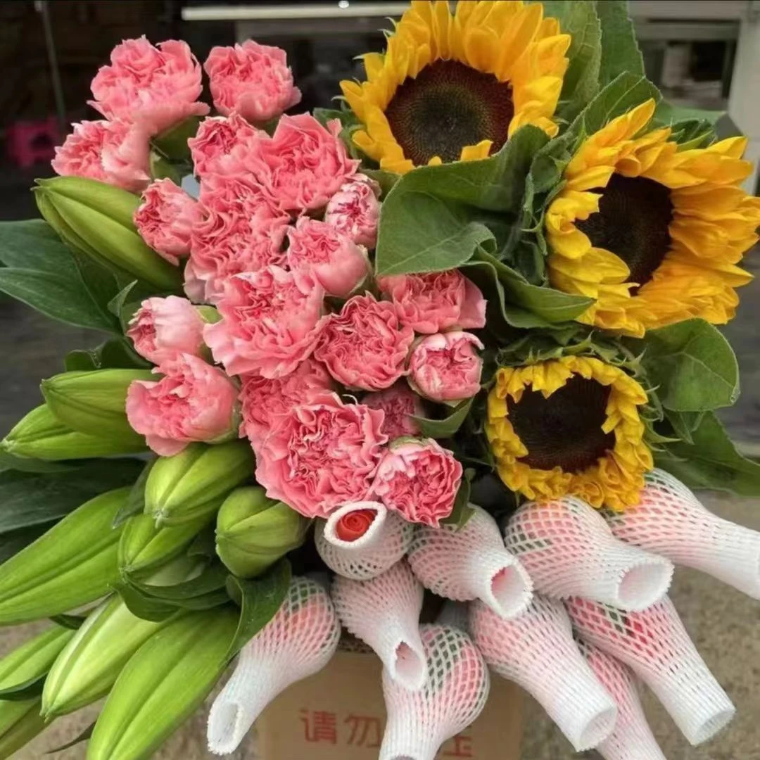 玫瑰香水百合向日葵康乃馨小邹菊套餐鲜花鲜切花昆明基地直发包邮
