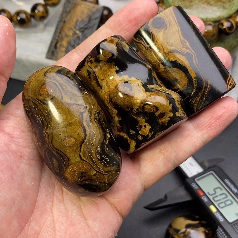【闪购商品】血珋1.2根雕倔***户