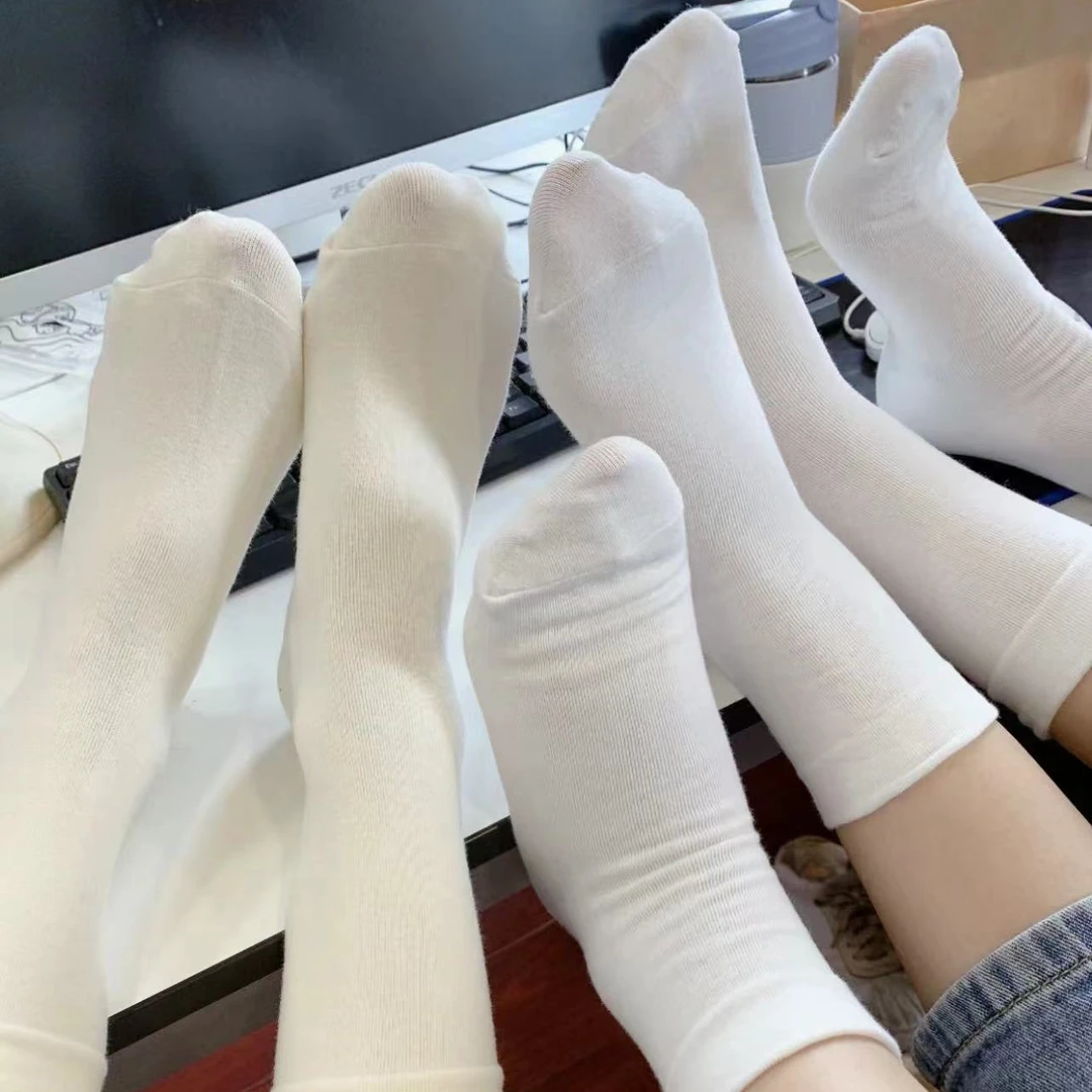 男女四季纯色吸汗透气中短筒百搭潮袜(直播间专属链接)