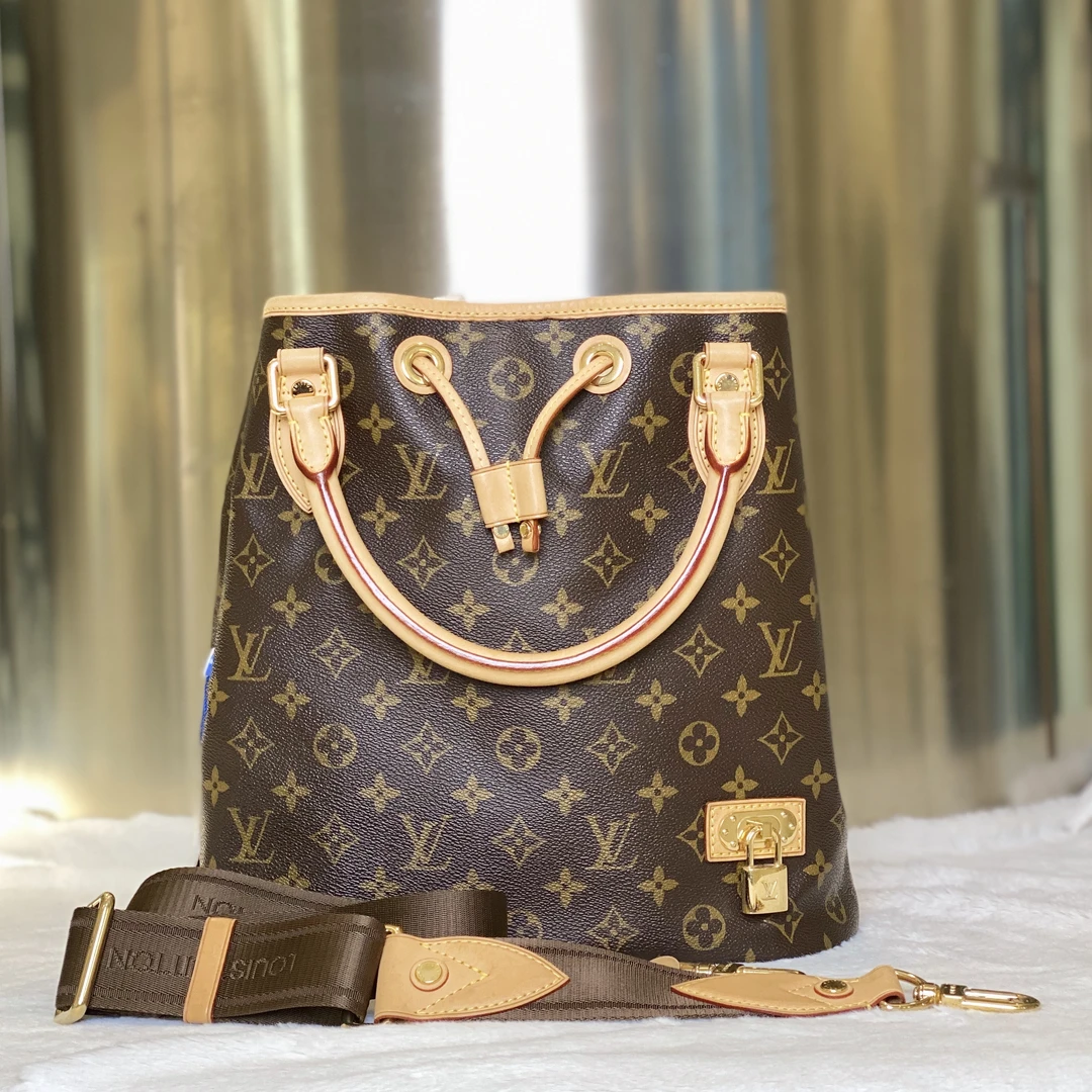 99新 LouisVuitton/路易威登 古有98新老花手提抽绳水桶包