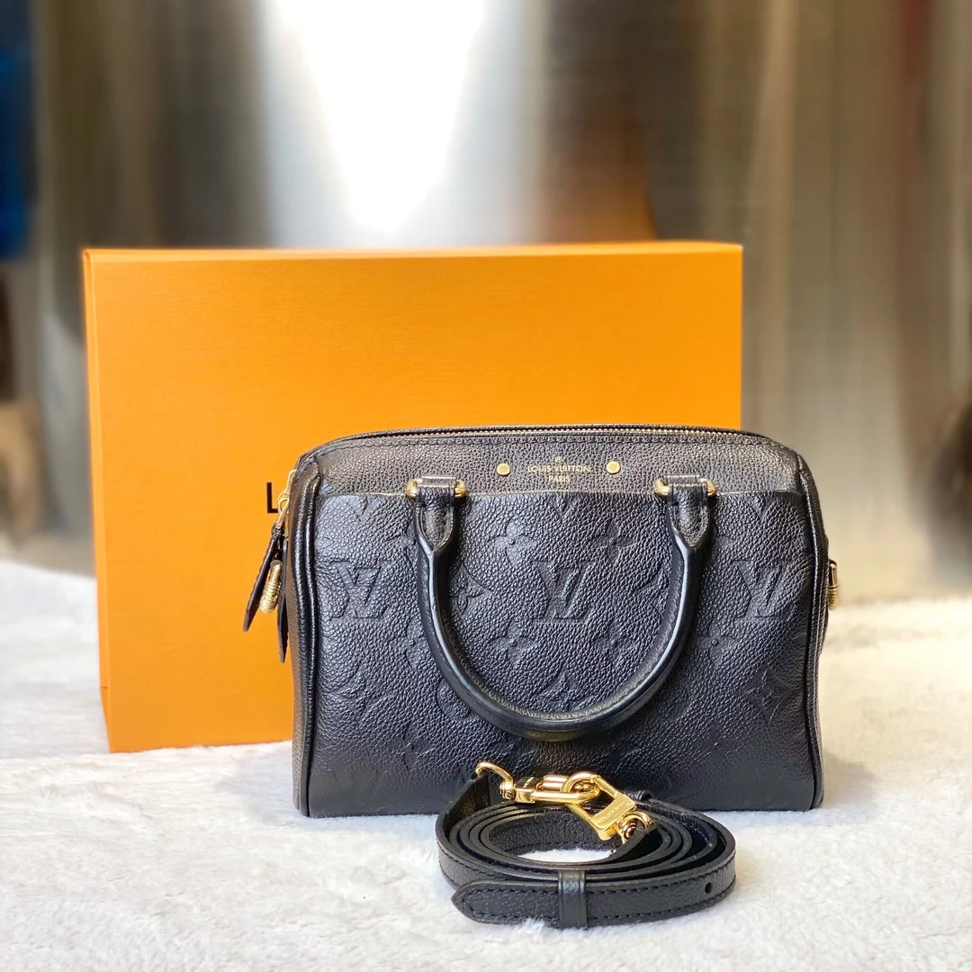 99新 LouisVuitton/路易威登 古有98新LV波士顿枕头20斜挎包2382