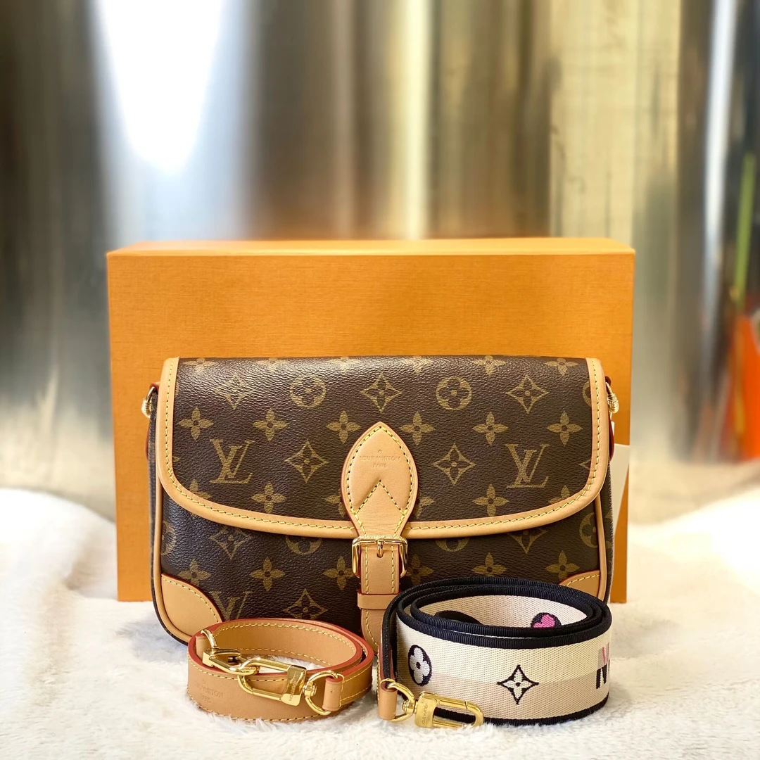 99新 LouisVuitton/路易威登 古有98新LV老花新款法棍黑色9055
