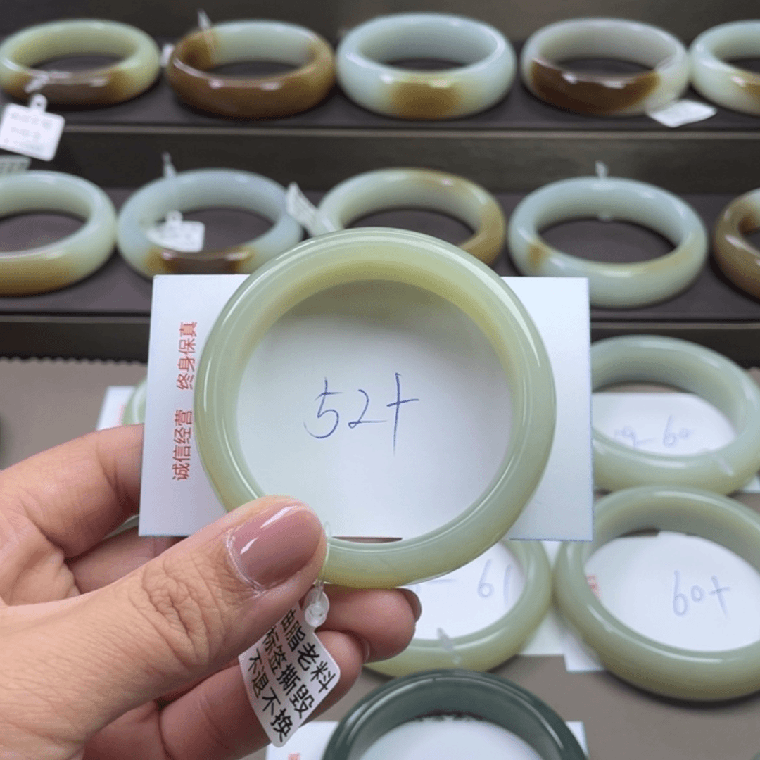 【闪购商品】和田玉手镯未镶嵌?****٥