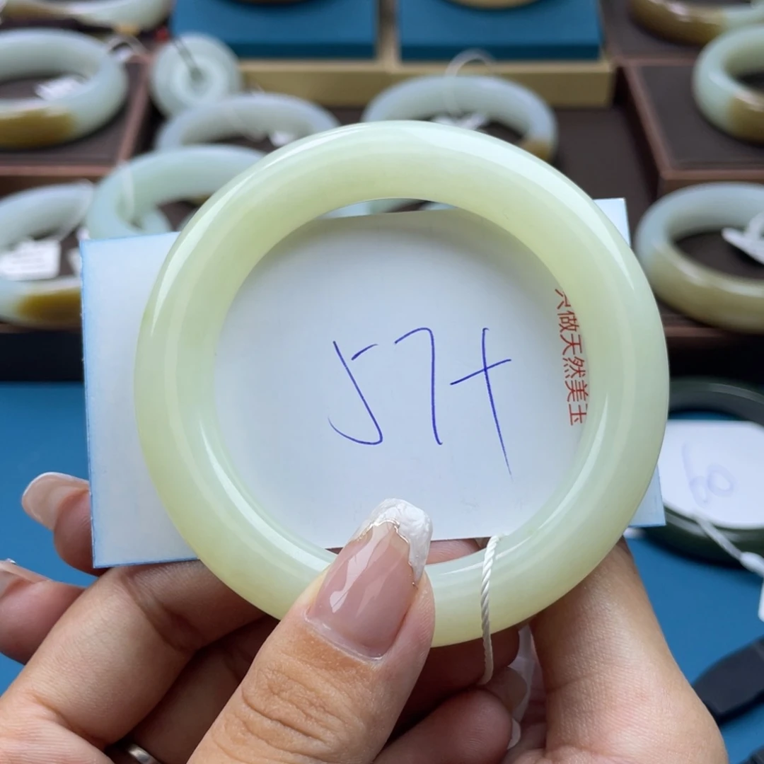 【闪购商品】和田玉手镯未镶嵌