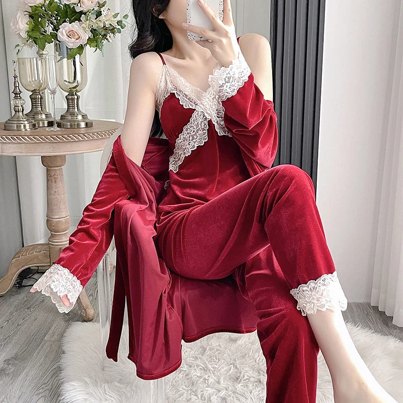 【爆款推荐】金丝绒睡衣女秋冬新款吊带睡袍长裤三件套带胸垫家居服