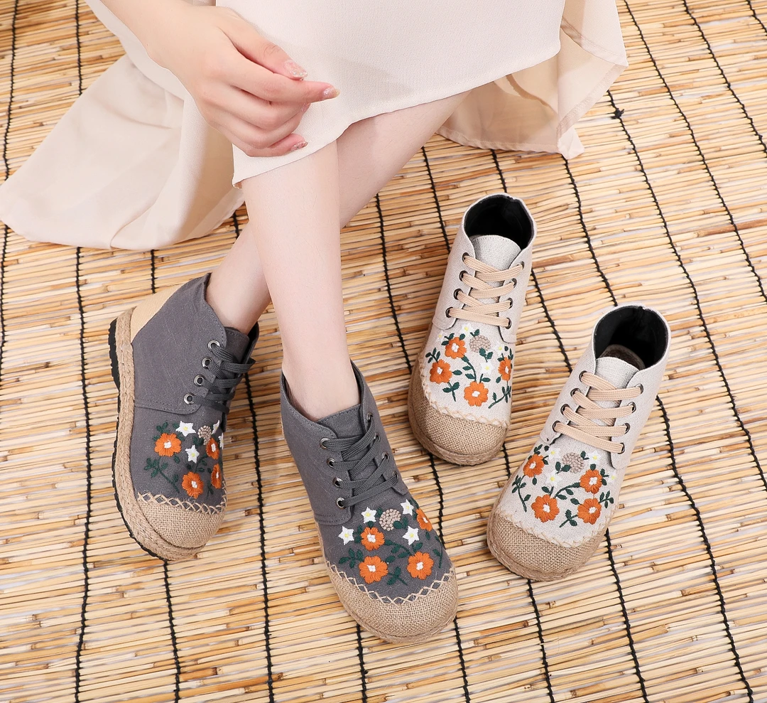 亚麻平底渔夫鞋女文艺民族风懒人一脚蹬刺绣花复古圆头高帮帆布鞋